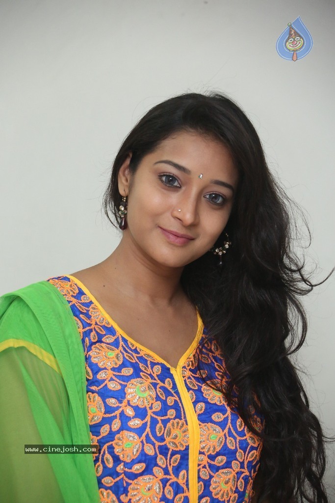 Bhanu Sri Stills - 57 / 100 photos