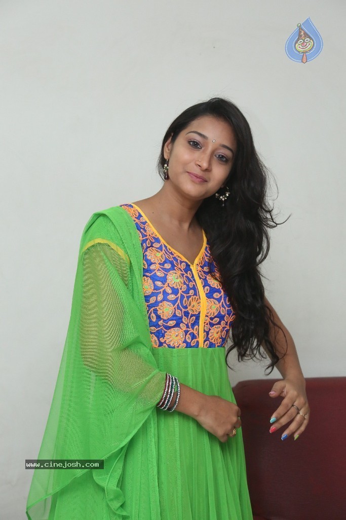 Bhanu Sri Stills - 58 / 100 photos