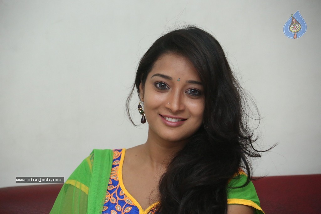 Bhanu Sri Stills - 67 / 100 photos