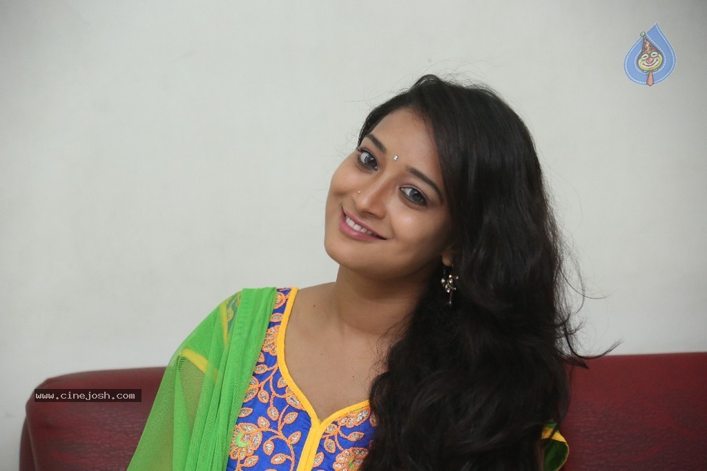 Bhanu Sri Stills - 74 / 100 photos