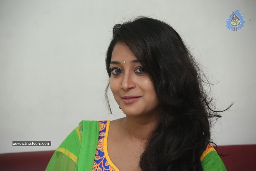 Bhanu Sri Stills - 81 / 100 photos