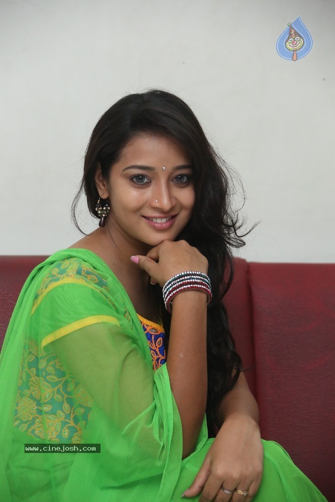 Bhanu Sri Stills - 84 / 100 photos