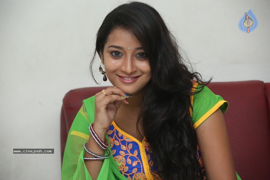 Bhanu Sri Stills - 92 / 100 photos