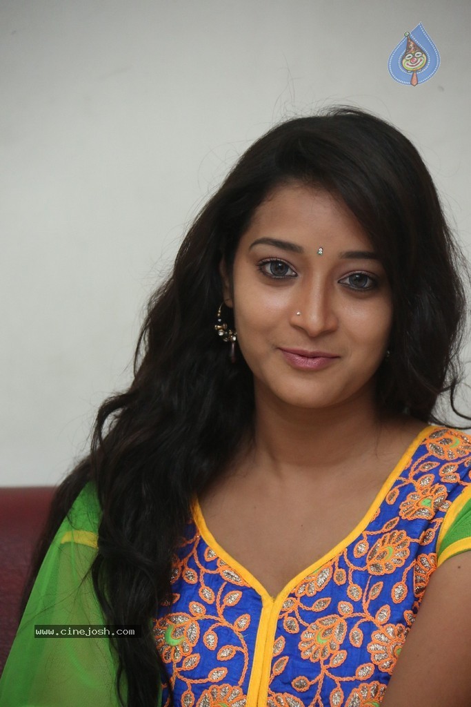 Bhanu Sri Stills - 97 / 100 photos