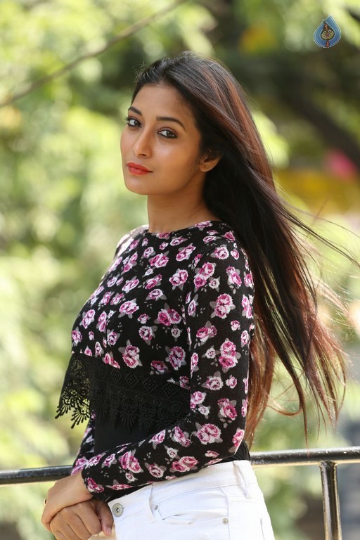 Bhanu Sri Stills - 23 / 41 photos