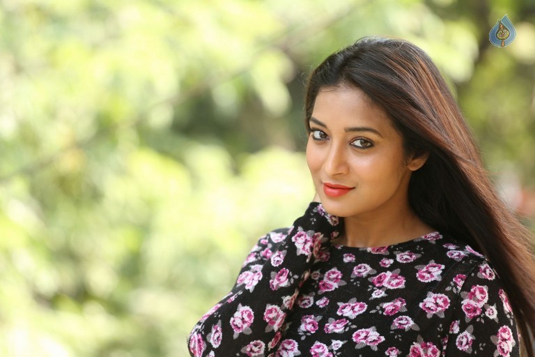 Bhanu Sri Stills - 27 / 41 photos