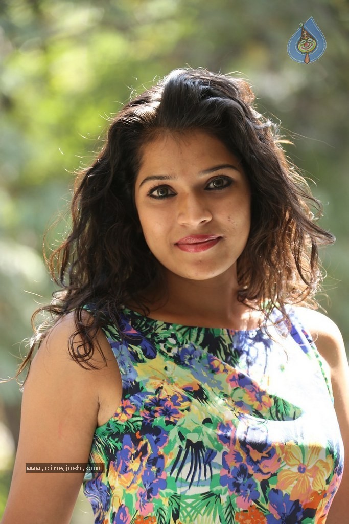 Bhargavi Latest Stills - 34 / 102 photos