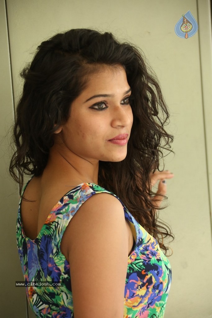 Bhargavi Latest Stills - 39 / 102 photos