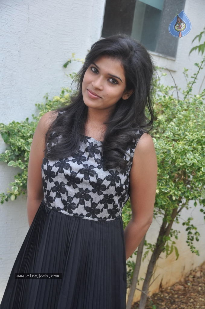 Bhargavi Latest Stills - 23 / 70 photos