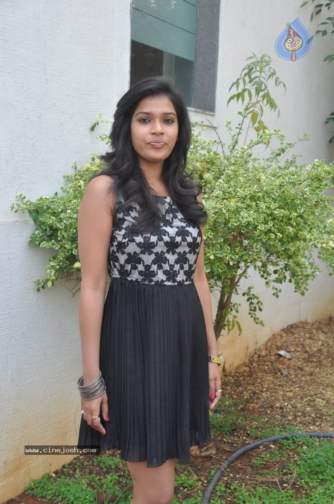 Bhargavi Latest Stills - 33 / 70 photos