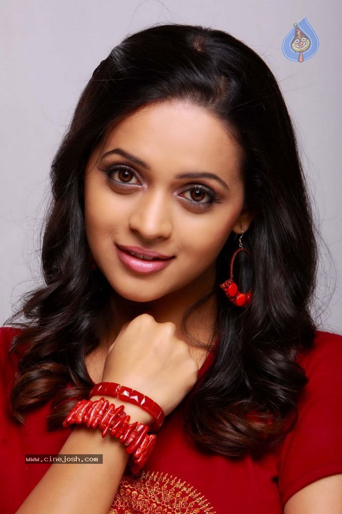 Bhavana Latest Stills - 10 / 77 photos