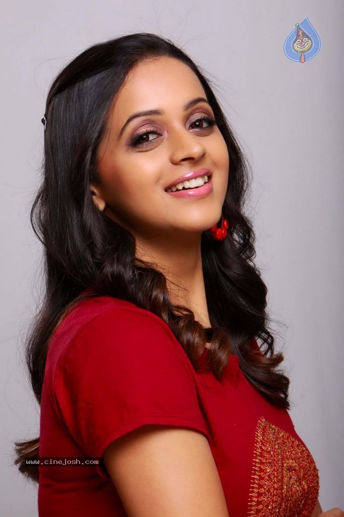 Bhavana Latest Stills - 21 / 77 photos