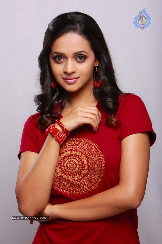 Bhavana Latest Stills - 26 / 77 photos