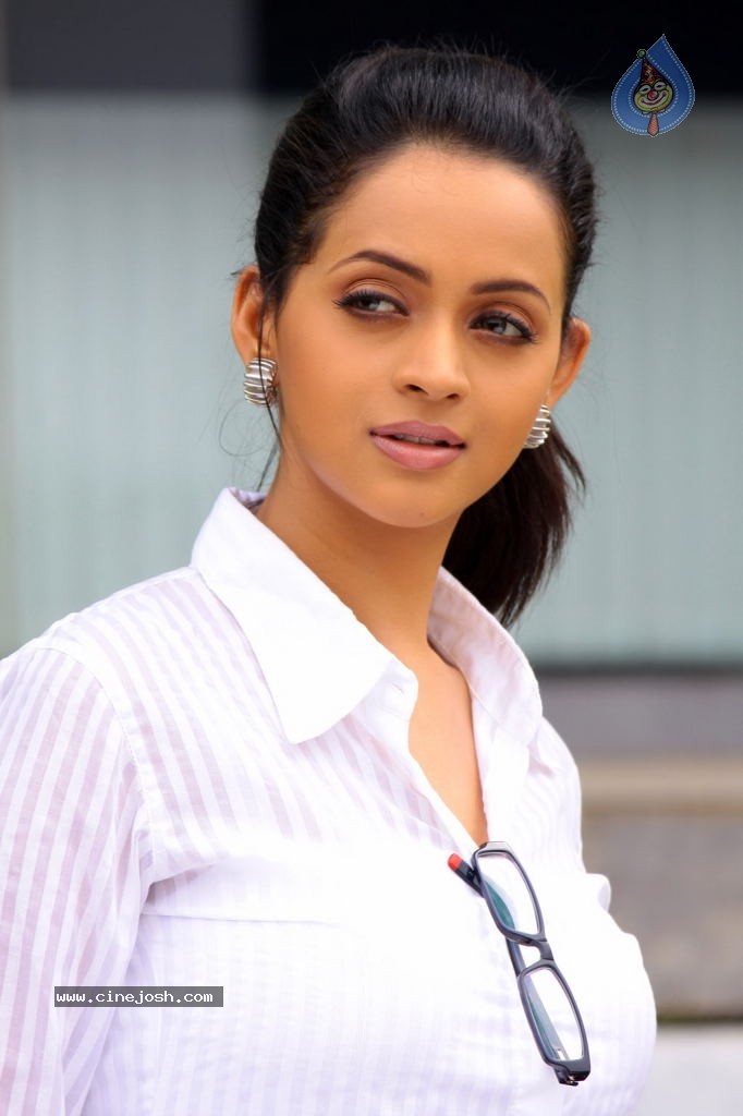 Bhavana Latest Stills - 62 / 77 photos