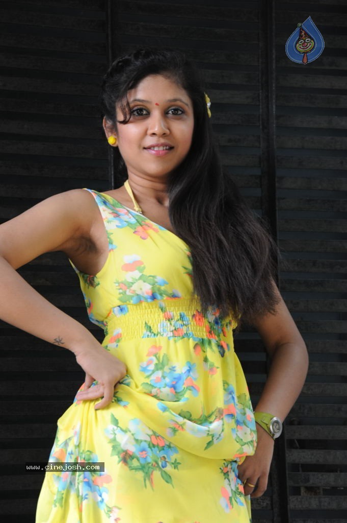 Bhavisyika Stills - 10 / 99 photos