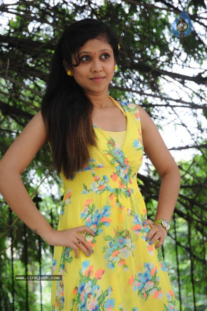 Bhavisyika Stills - 14 / 99 photos