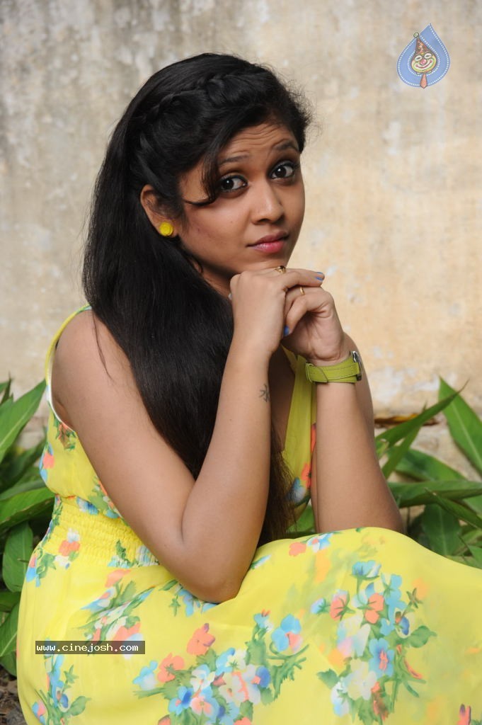 Bhavisyika Stills - 90 / 99 photos