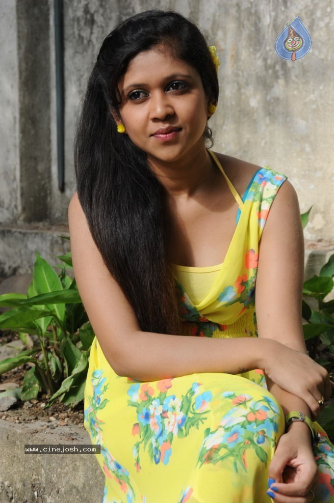 Bhavisyika Stills - 99 / 99 photos