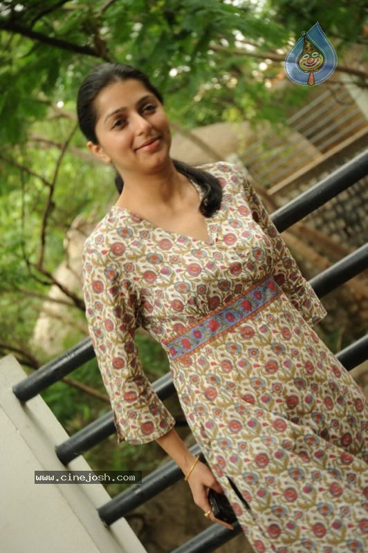 Bhumika New Stills - 2 / 17 photos