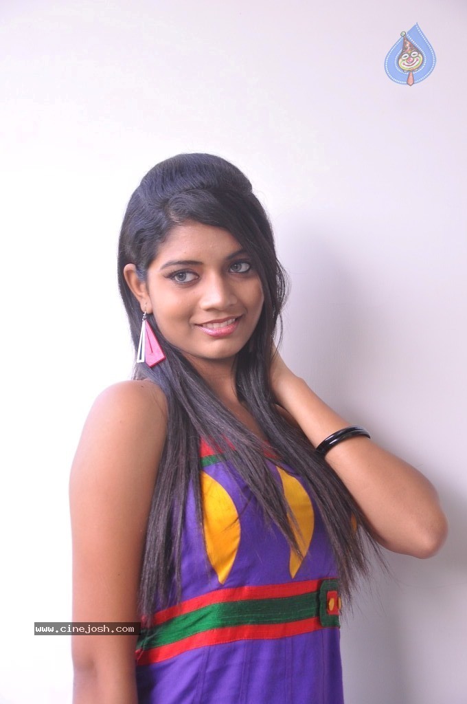 Bindhu Stills - 14 / 70 photos