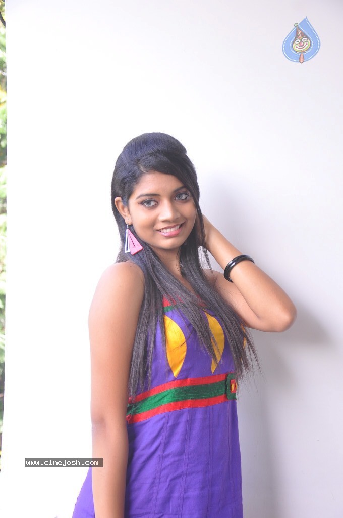 Bindhu Stills - 31 / 70 photos