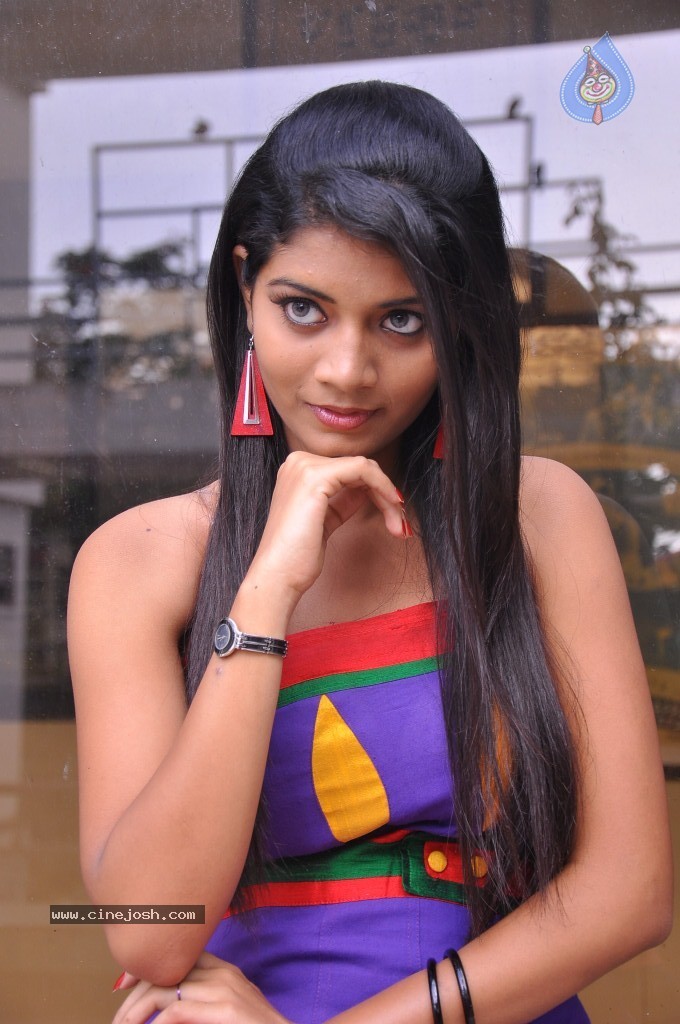 Bindhu Stills - 37 / 70 photos