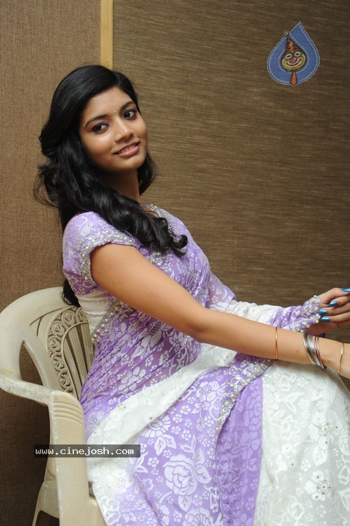 Bindhu Barbie Stills - 27 / 35 photos