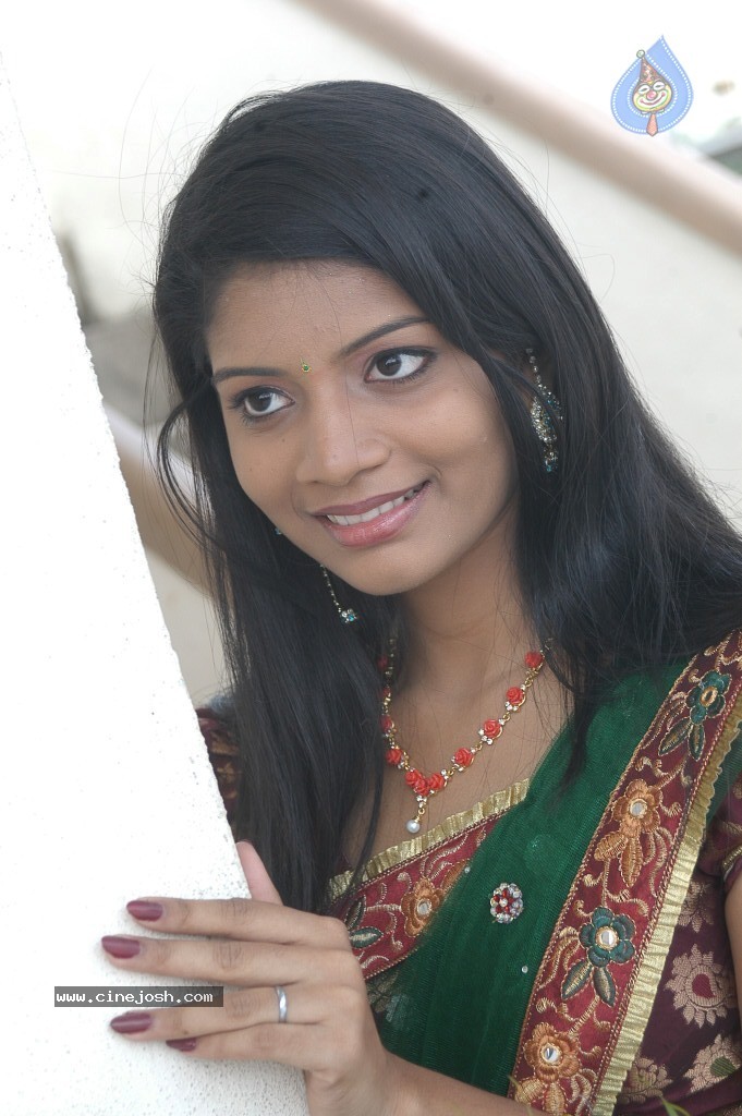 Bindhu New Stills - 13 / 43 photos