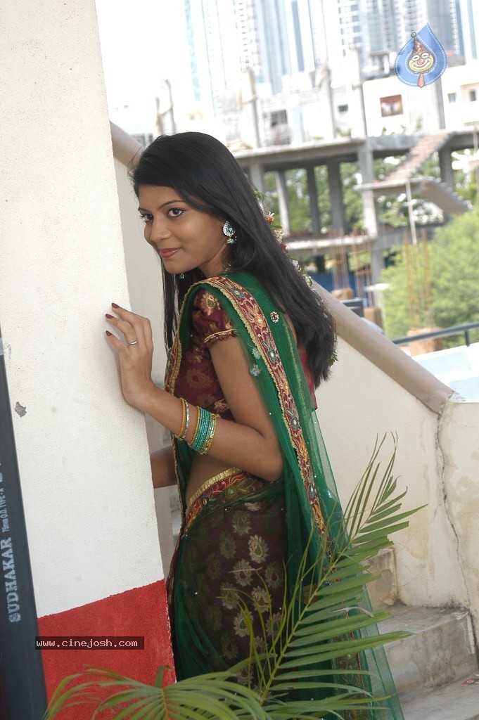 Bindhu New Stills - 26 / 43 photos