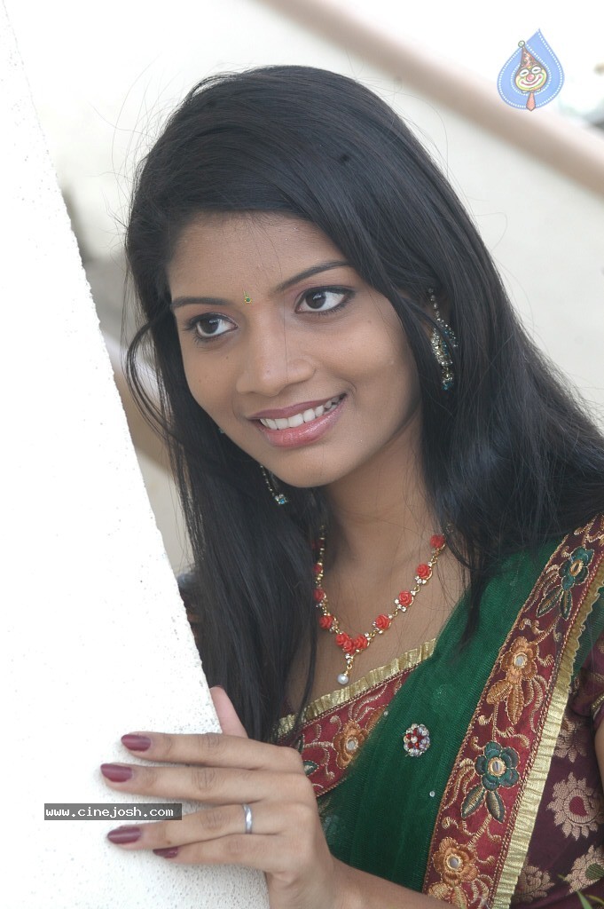 Bindhu New Stills - 30 / 43 photos