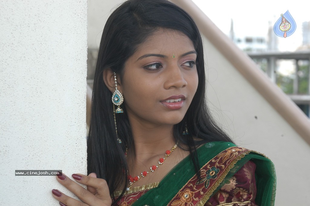 Bindhu New Stills - 39 / 43 photos