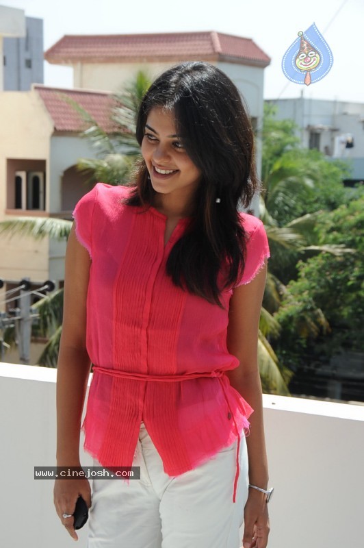 Bindu Madhavi Photo Stills  - 9 / 39 photos