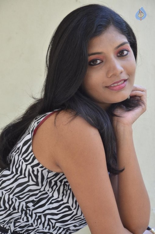 Bindu New Pics - 8 / 42 photos