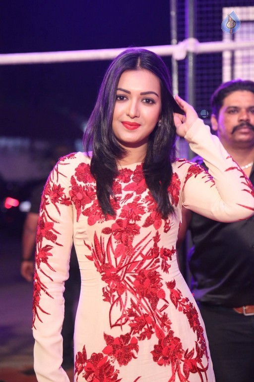 Catherine Tresa Images - 15 / 41 photos