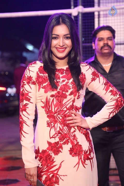 Catherine Tresa Images - 25 / 41 photos