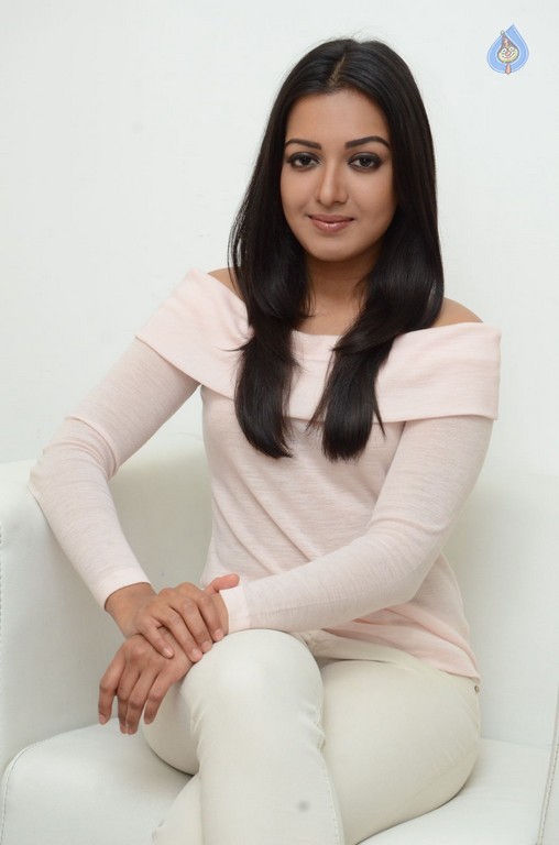 Catherine Tresa Photos - 4 / 42 photos