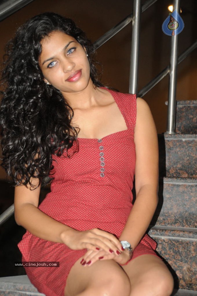 Chaitra Hot Stills - 24 / 42 photos