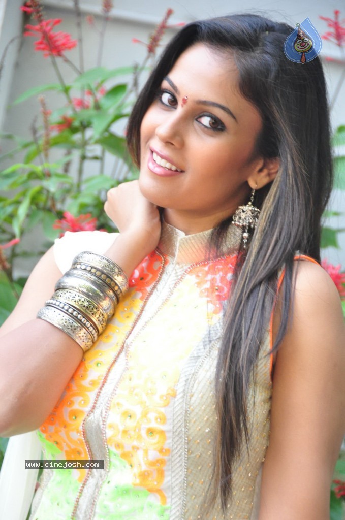 Chandini Latest Stills - 27 / 70 photos