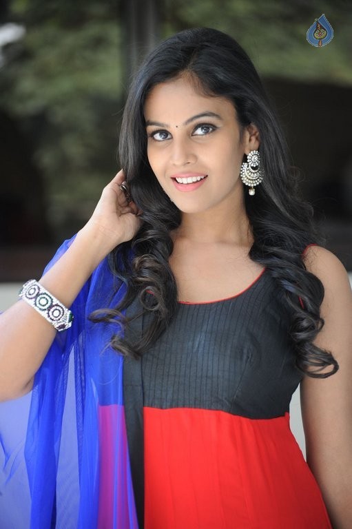 Chandini New Pics - 2 / 31 photos