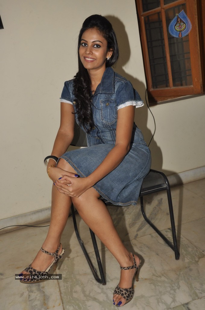 Chandini New Stills - 33 / 100 photos