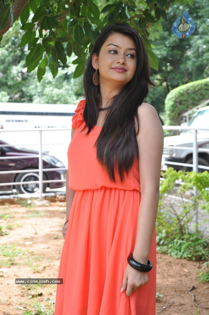 Chandini New Stills - 5 / 29 photos