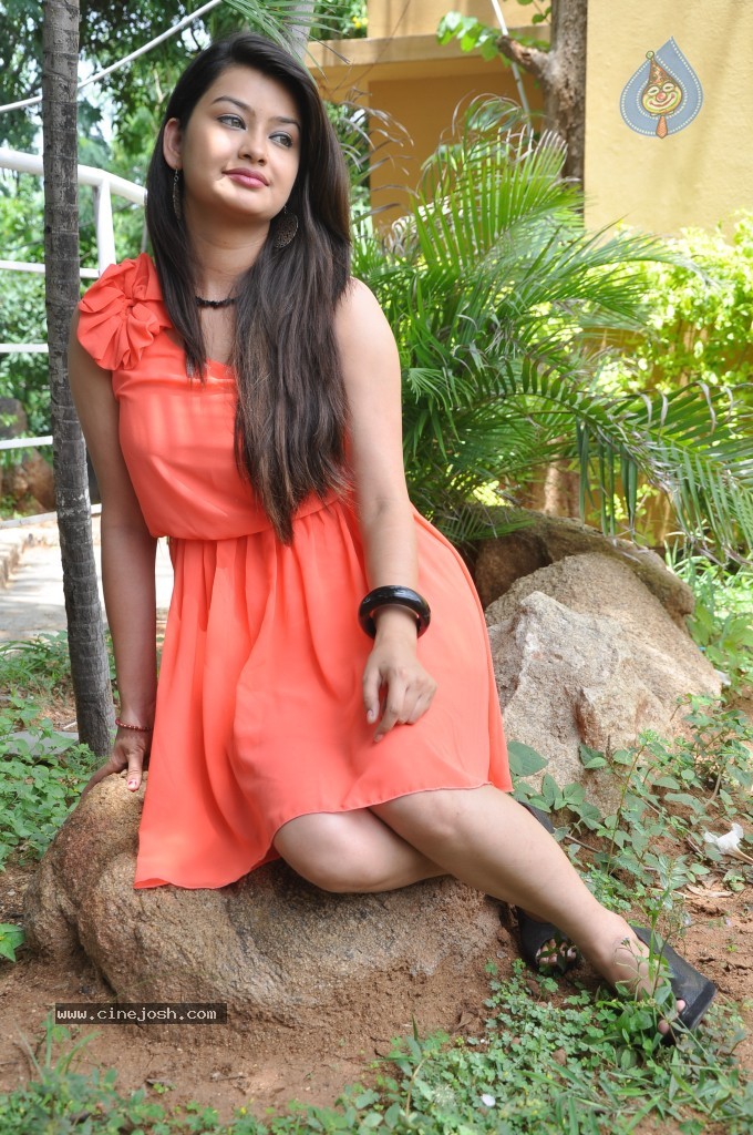 Chandini New Stills - 27 / 29 photos