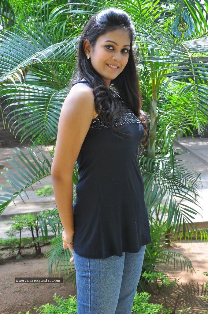 Chandini Stills - 12 / 76 photos