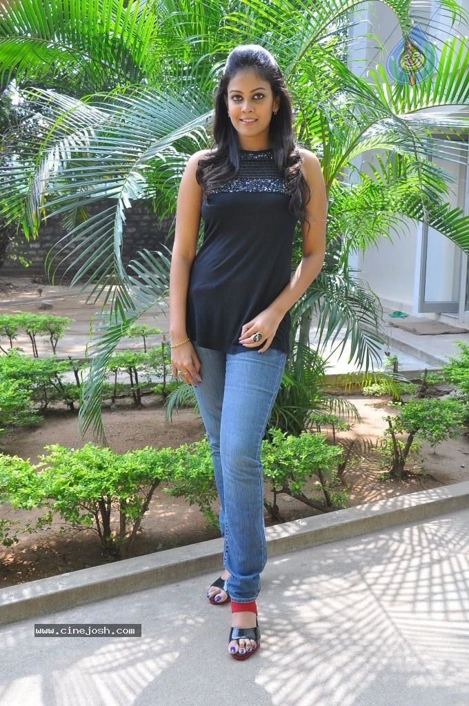 Chandini Stills - 22 / 76 photos