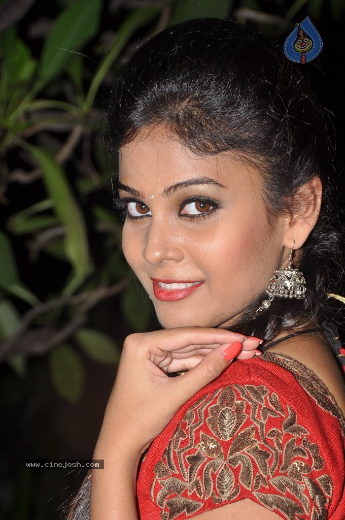 Chandini Stills - 30 / 99 photos