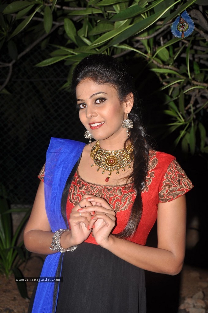 Chandini Stills - 47 / 99 photos