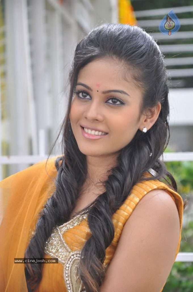 Chandini Stills - 13 / 75 photos