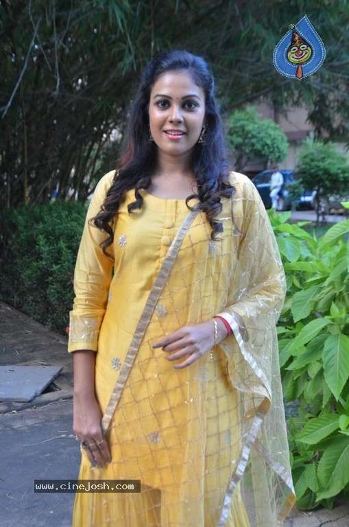 Chandini Tamilarasan Photos - 5 / 16 photos