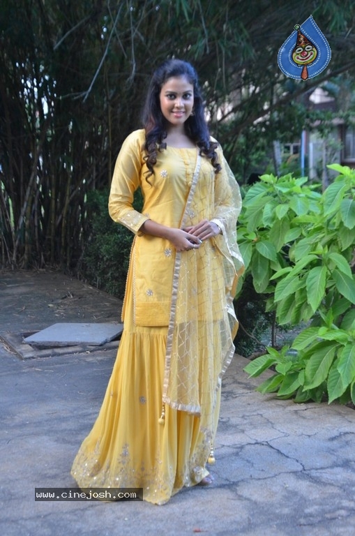 Chandini Tamilarasan Photos - 6 / 16 photos