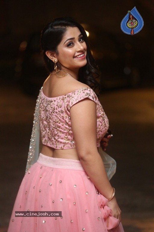 Chandni Bhagwanani Photos - 13 / 21 photos